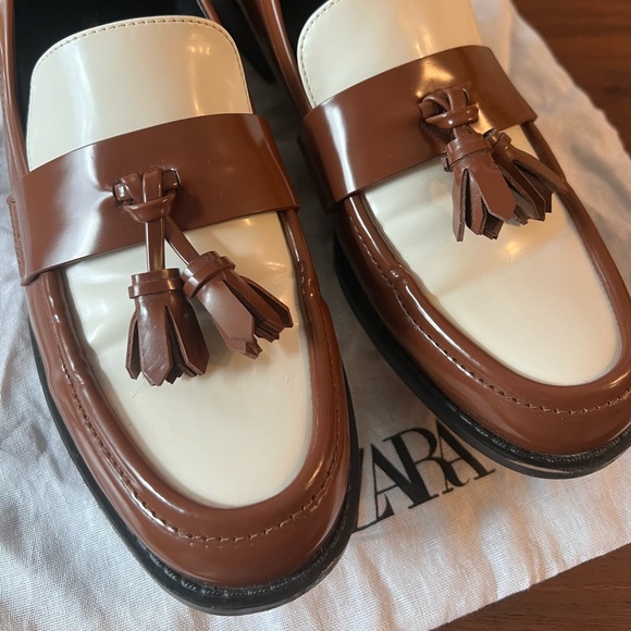ZARA CONTRAST TASSEL LOAFERS - Picture 4 of 4